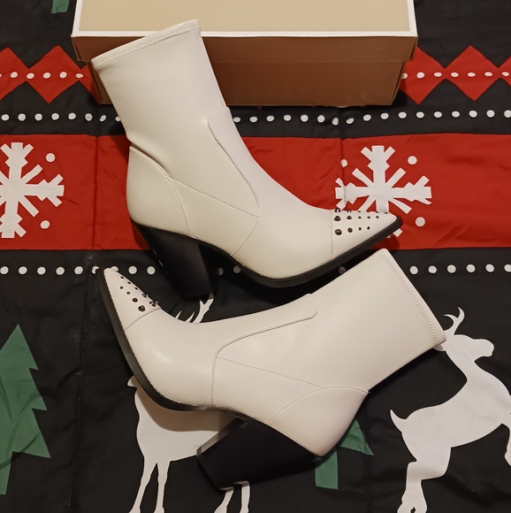 Michael Kors Dover Heeled Booties - Picture 6 of 13